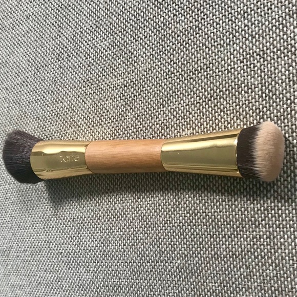 ❌SOLD❌ NWOT - Tarte contouring brush - Picture 5 of 5